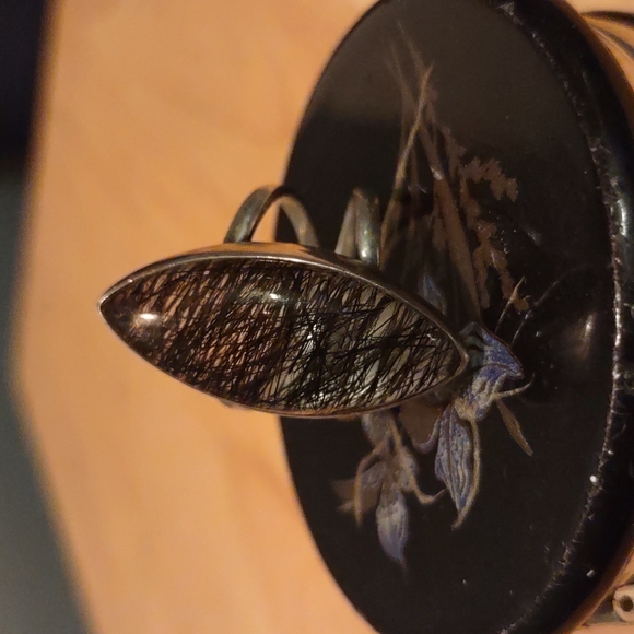 Tourmalinated Quartz ring - Picture 2 of 2